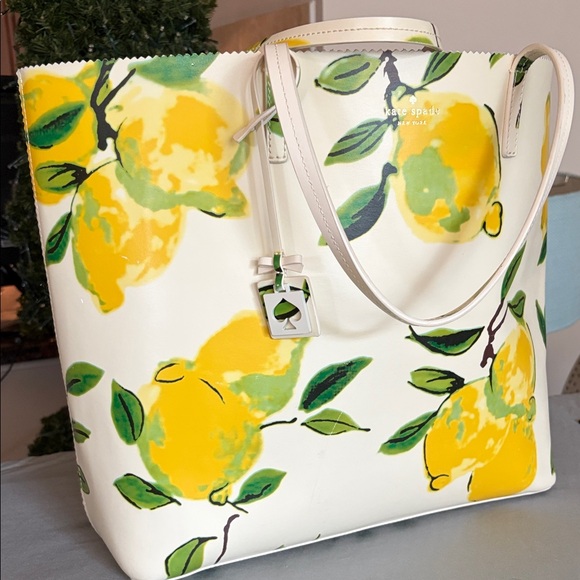 Kate Spade New York all day lemon toss tote -Rare.